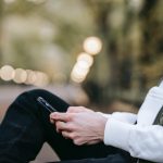 Stafettläkare och lön är en het potatis inom vården